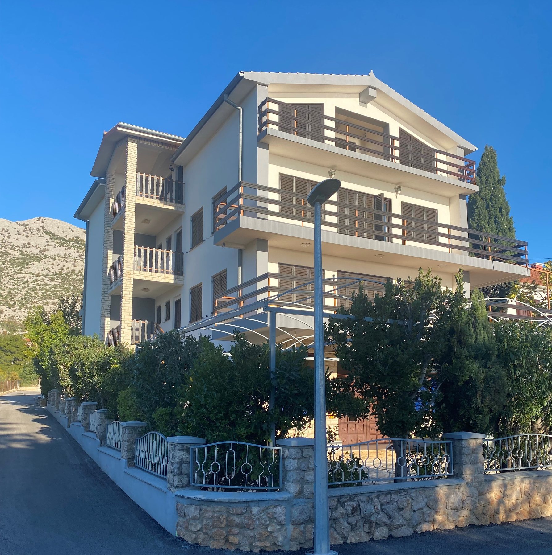 Apartments near beach and center – Starigrad, Croatia